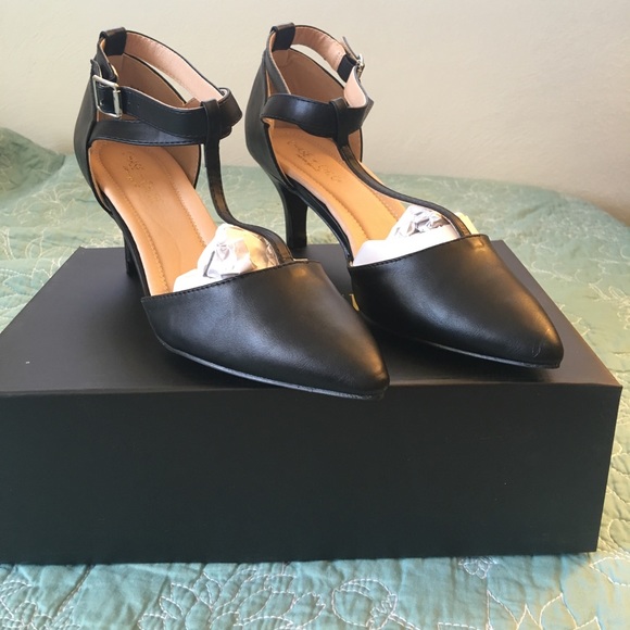 Chase + Chloe Shoes - Black Dress Shoes Chase + Chloe Shoes - Black Dress Shoes